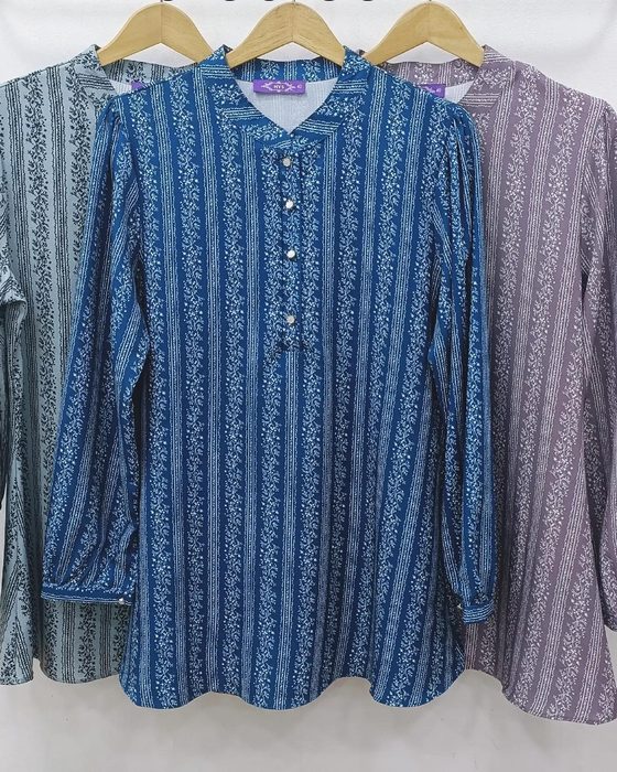 Blouse muslimah berjalur biru, Ratu Fesyen